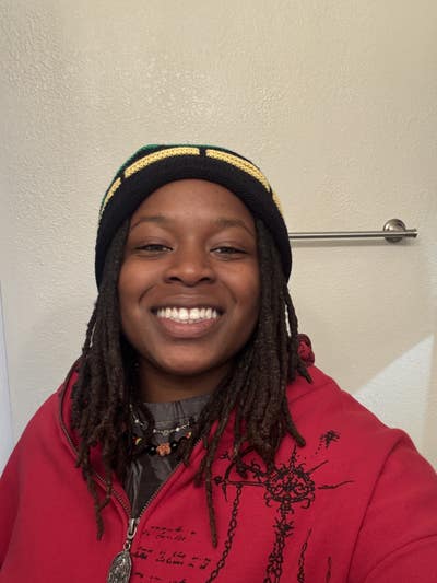 Female, 18, $1100, Move Soon, Share with Females Main Photo