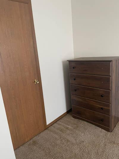 Private room available for rent Main Photo