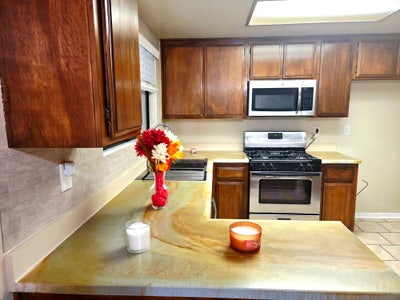 Independent and Active Co-Living situation Main Photo