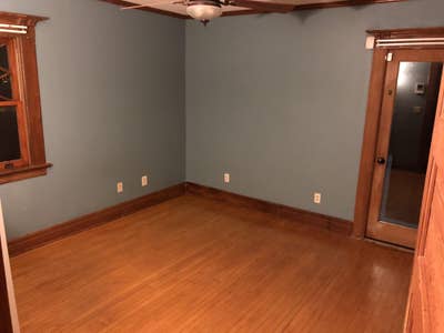 Room | Craftsman House Near K-Town Main Photo