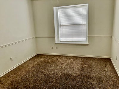 Private room shared bathroom Main Photo