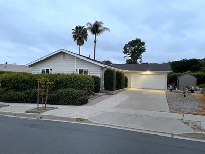 Shared 4 bedroom house in Clairemont  Main Photo