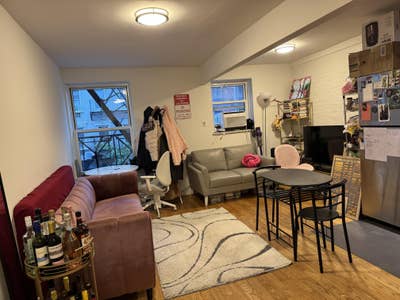 PRIME union square location: 1 bed in 3BR/1BA Main Photo