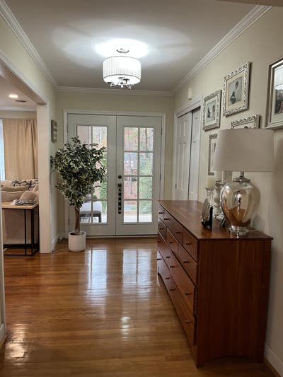 Furnished Bedroom in shared home Main Photo