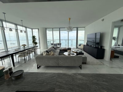 Bedroom in Luxury Condominium (full-service) Main Photo