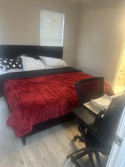 Need a roommate  Main Photo