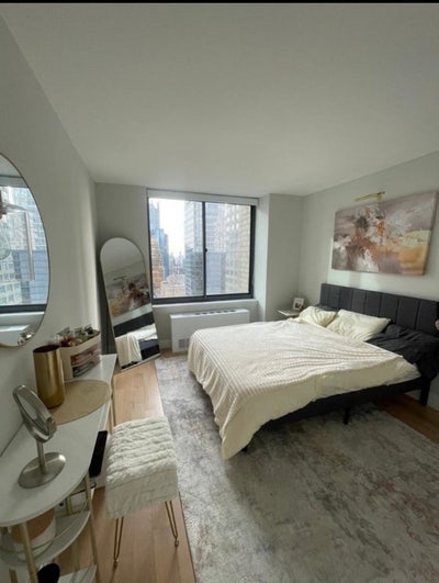 Midtown Apartment  Main Photo