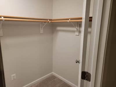 Large Bedroom for rent - Basement Private entrance Main Photo
