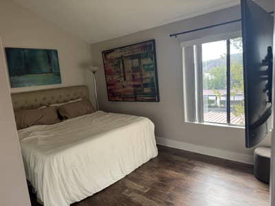 HUGE 1b/1ba in 2/2 in Malibu Canyon! Main Photo