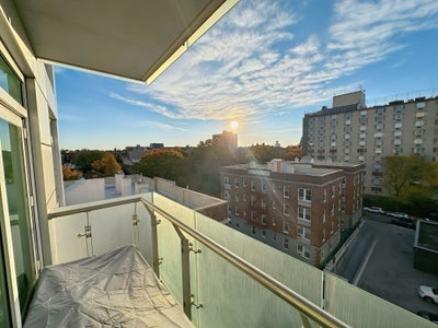 Furnished Room in Modern Luxury Building(Flushing) Main Photo