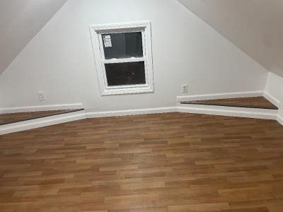 Charming 1BR Apartment with Lawn and Nearby Parks Main Photo