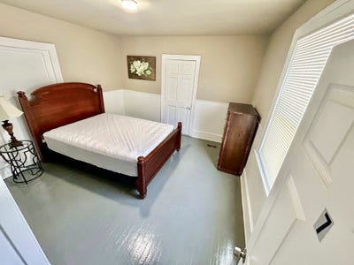 Spacious & comfy Petersburg House with Backyard an Main Photo