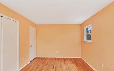 Private room for rent in a peaceful house Main Photo