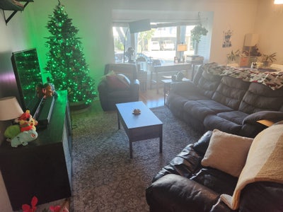 🏰 Huge Room in Rent Controlled Weho Sanctuary Main Photo