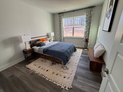 Newly furnished room with private bathroom  Main Photo