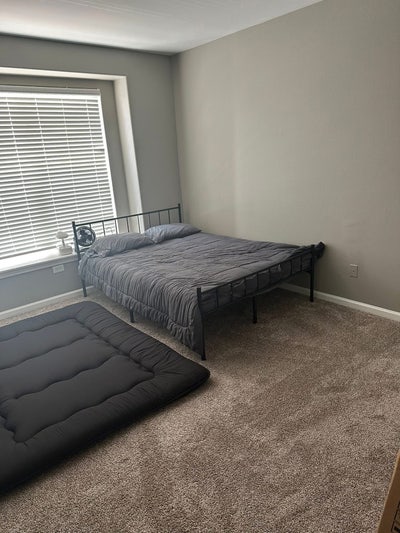 Room available  Main Photo