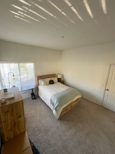 Two Furnished Rooms Available - Glendale Townhouse Main Photo