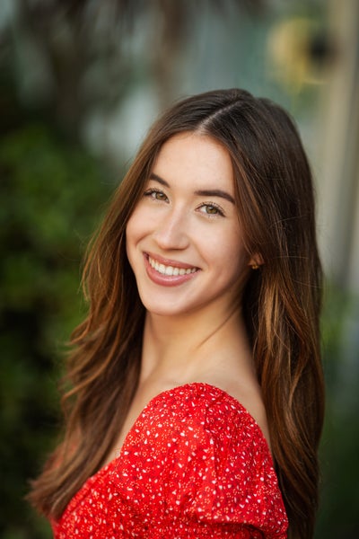 Female, 21, Needs Room, Budget $1000, ASAP Main Photo