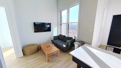 Room in Dupont Circle on a flexible lease Main Photo