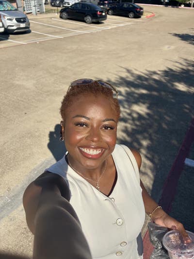 Female, 24, Budget $1000, Ready to Move Main Photo