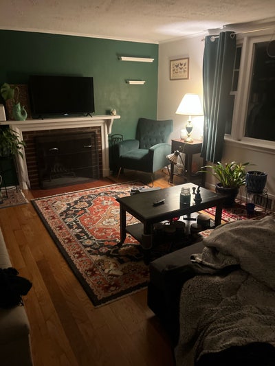 Looking for a roommate at a house in Holliston Main Photo