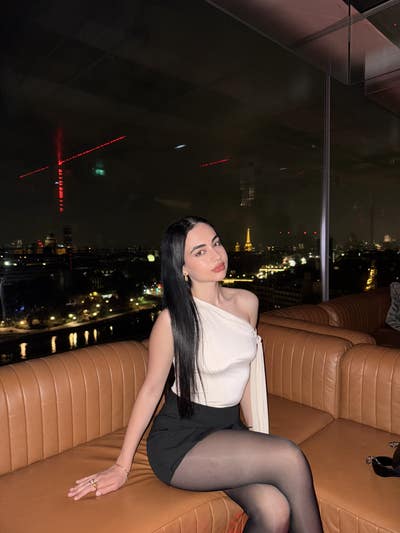 Female, 21, $1500, Ready to Move In Now Main Photo