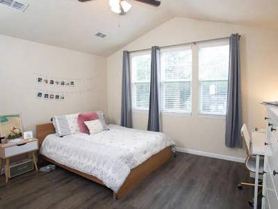 Immediate Move-In - Girls preferred Main Photo