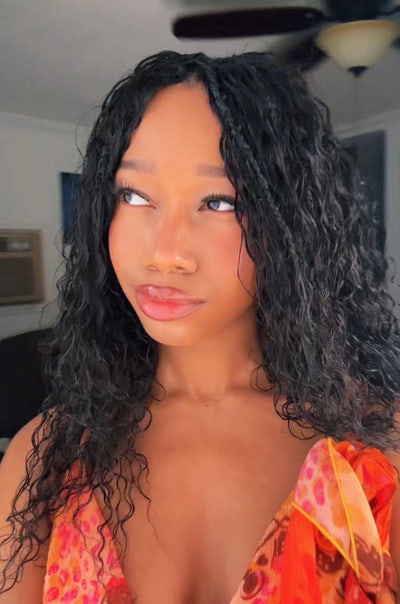 24, marketing professional, creative Main Photo