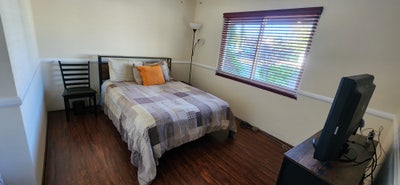 Private room+bathroom in a beautiful house Main Photo