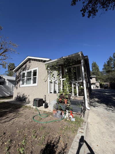  a private room with big private bathroom  Main Photo