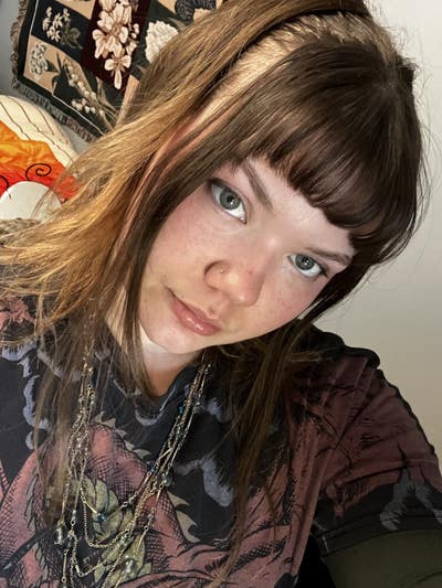 Twenty Five, Female, Ready For New Room Main Photo