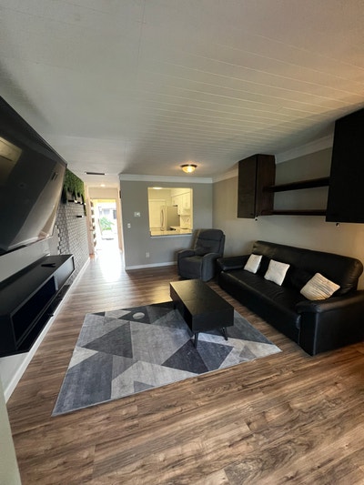 Fully furnished modern 1 Bed Condo in Sarasota Main Photo