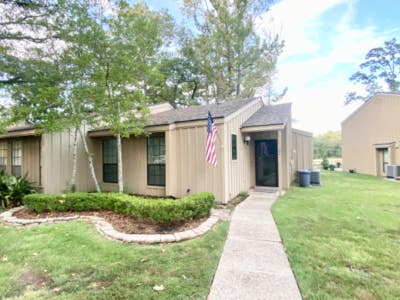 Luxury Living in this  Beau Chene Condo!  Gated Co Main Photo