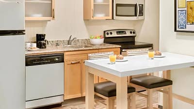 Modern Furnished Studio Flexible Lease Main Photo