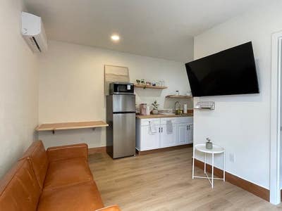 Charming 1BRBA Single_Family Home with Modern Amen Main Photo