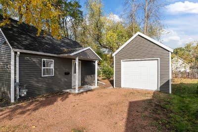 Quiet Furnished 1BR Home | Utilities Included | Id Main Photo