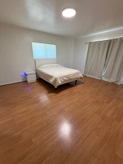 Private Master Room with Private Bathroom Enteran Main Photo