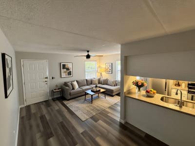 Charming 1 Bedroom  1 Bath in Prime South Tampa_Mo Main Photo