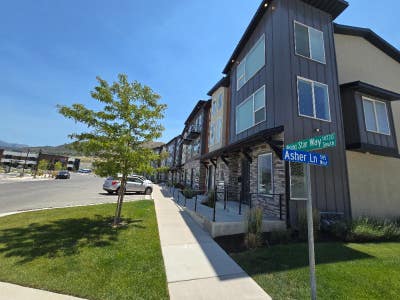 Private Basement Studio  Main Photo