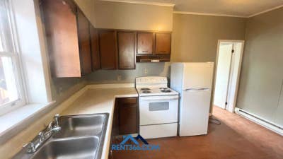 Large 1 Bedroom  Apartment in  Pottsville PA | Lau Main Photo