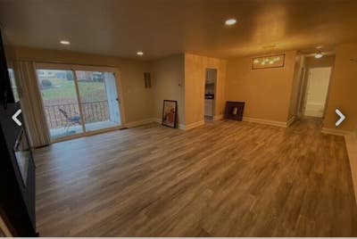 Charming 1BR Condo with BalconyPooland Fitness Cen Main Photo