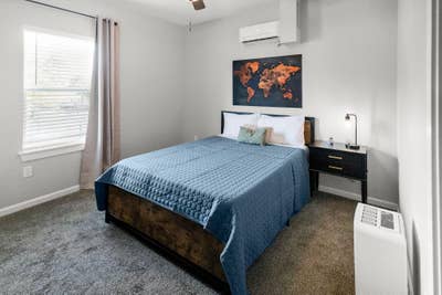  Premium Upstairs Unit | Private Bath | Fully Furn Main Photo