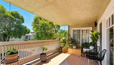 Single Room in 2 bed apartment in Los Angeles Main Photo