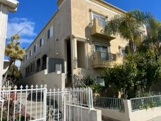 4 Bedroom Apartment-Roommate needed-Private Room  Main Photo