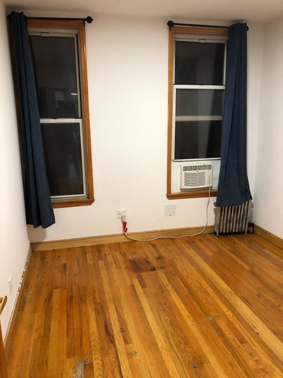 Looking for a Roommate  Main Photo