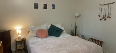 Cute room in cozy house in Yucca Valley  Main Photo