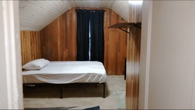 Spacious Classic Vintage Style Room for Rent  Main Photo