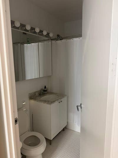 Hi! I’m taking over the full lease of a luxury Hud Main Photo