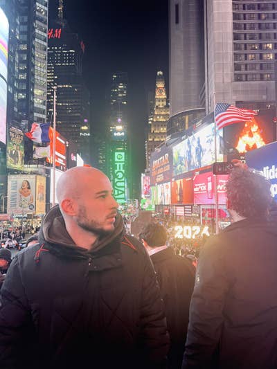 I am available to move as soon as possible an... Main Photo