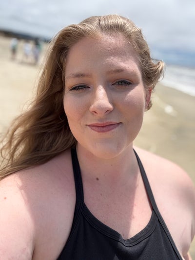 Female, 26, $1000, Move Soon, Any Gender Main Photo